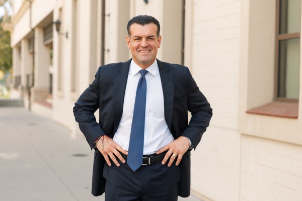 Avelino Valencia