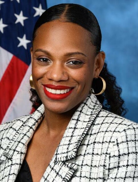 Summer Lee